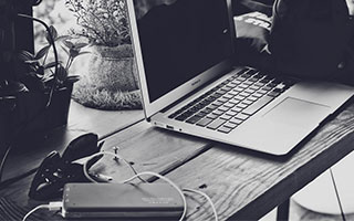 8人离队决绝！套现1亿英镑，曼联重建能否破局？